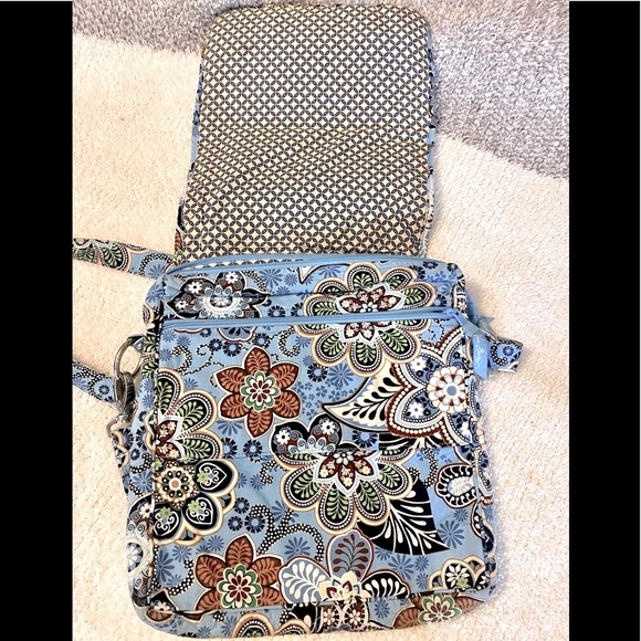 RARE Vera Bradley Crossbody Bali Blue HTF- Retired 2009 Excellent condition! - Picture 2 of 15